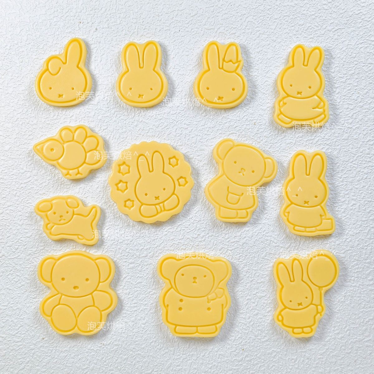 Kitchen Hanging Gadgets - Cute 3D Press Cookie Mold with