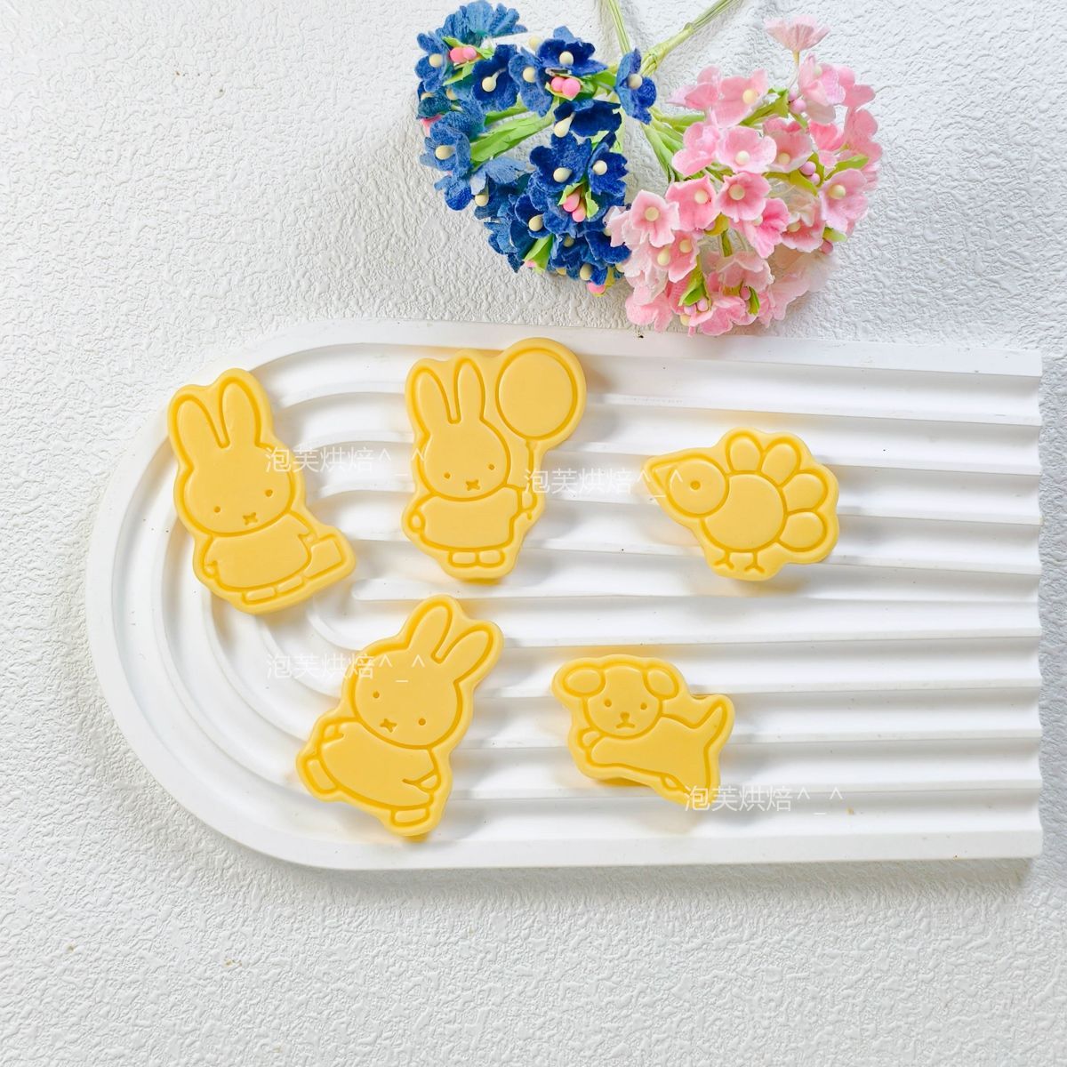 Cute 3D Press Cookie Mold with - Kitchen Hanging Gadgets 评论和价格