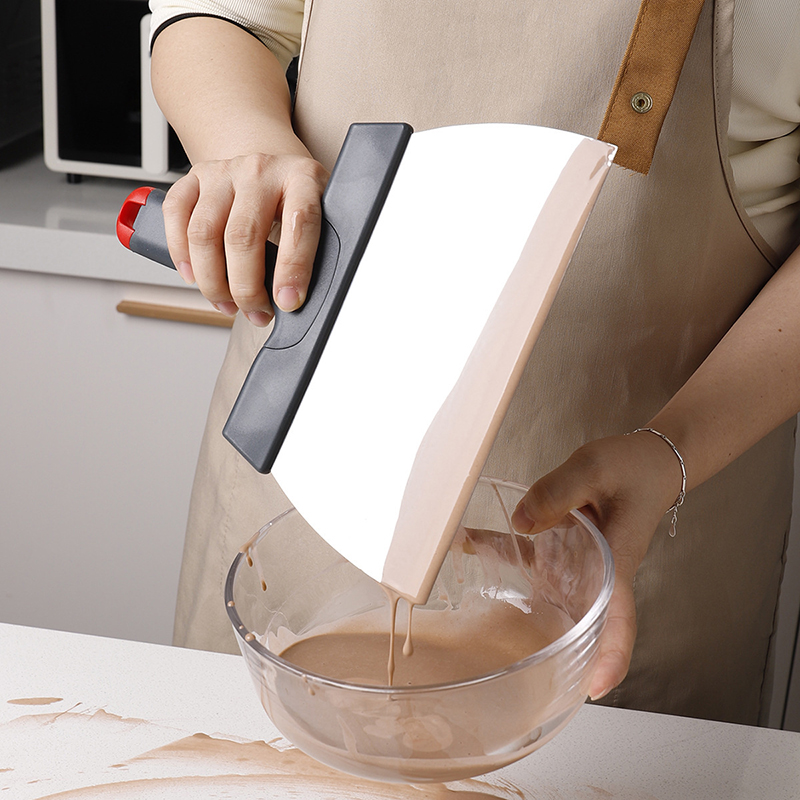 Stainless Steel Dough Scraper  - Kitchen Gadgets Under 100 评论和价格